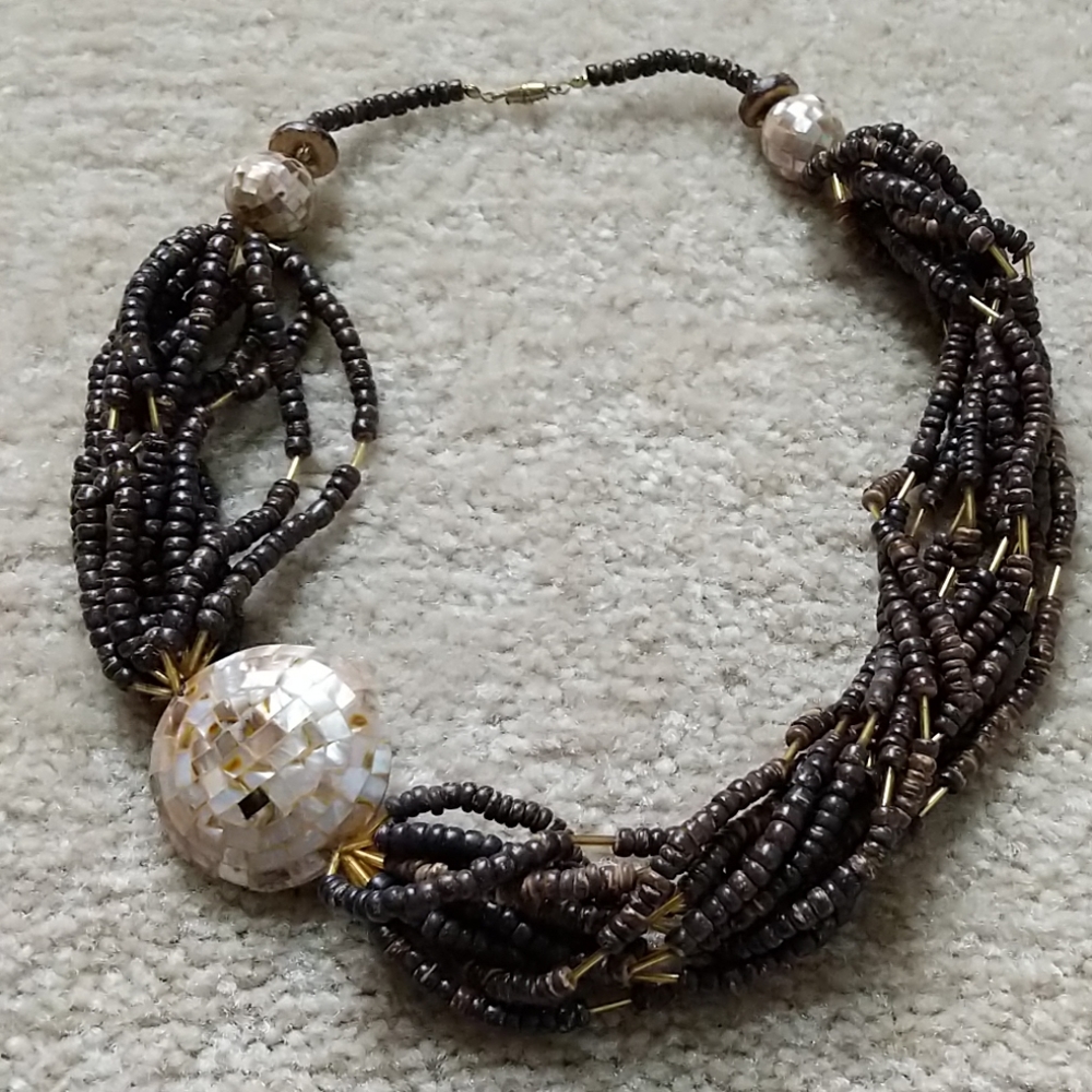 Necklace wood beads and gold with pearlecent beads